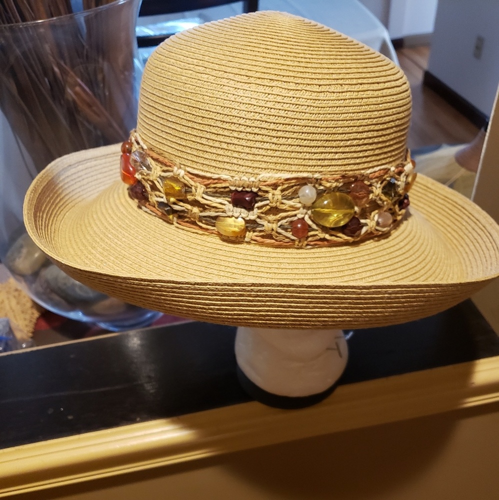 TAN COLORED  EUC STRAW HAT